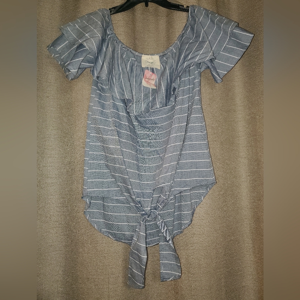 Fantastic Fawn bare shoulder top with ruffle SZ MEDIUM